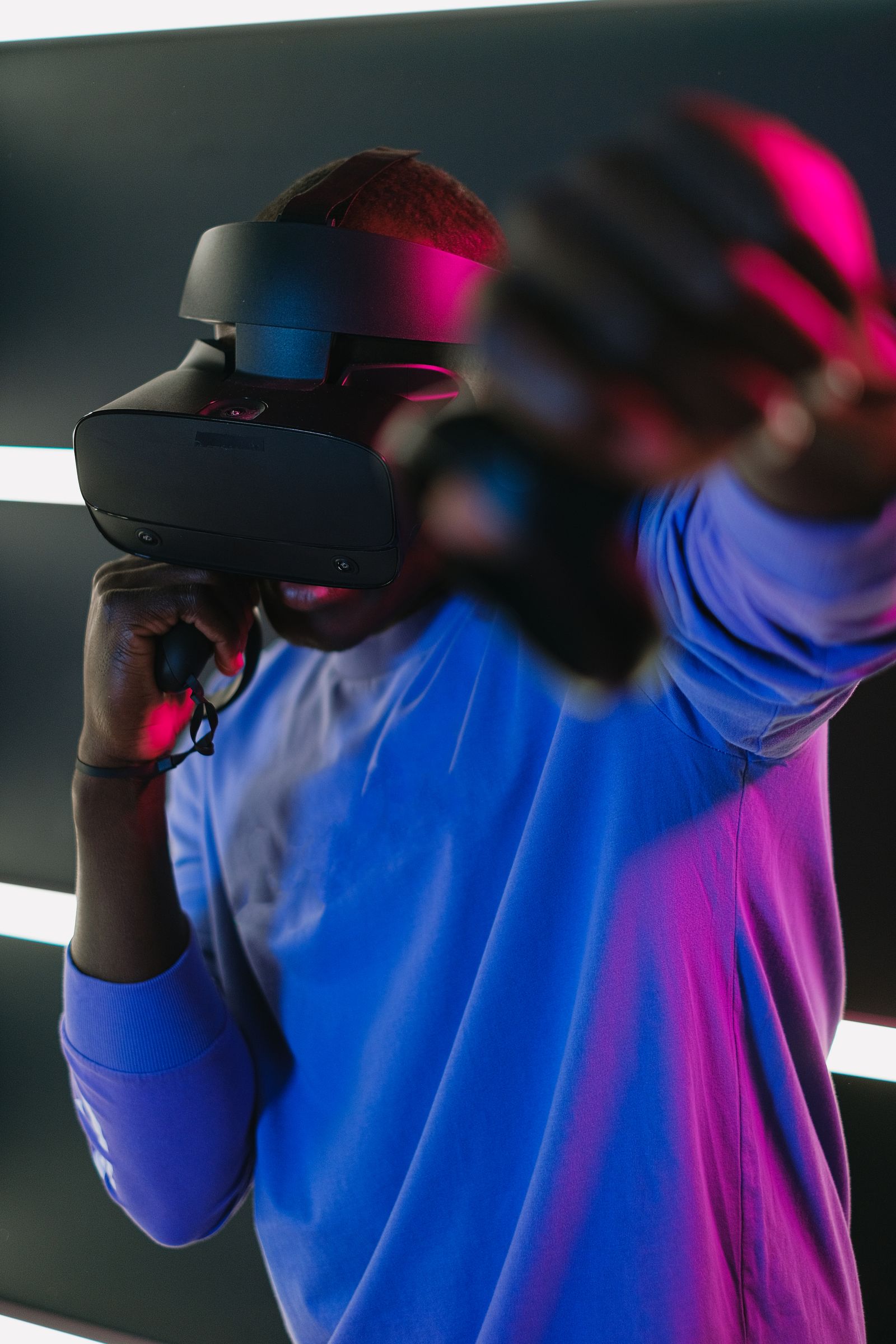 VR-Games in der Bergischen Sportarena – Spieler mit Virtual-Reality-Brille